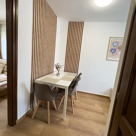 Rp Apartmanhaz * Demjen